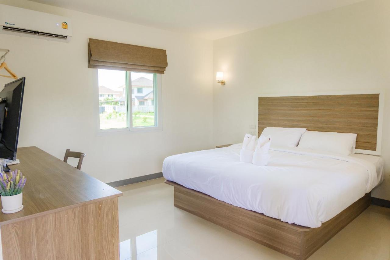 One Chumphon Hotel Ngoại thất bức ảnh