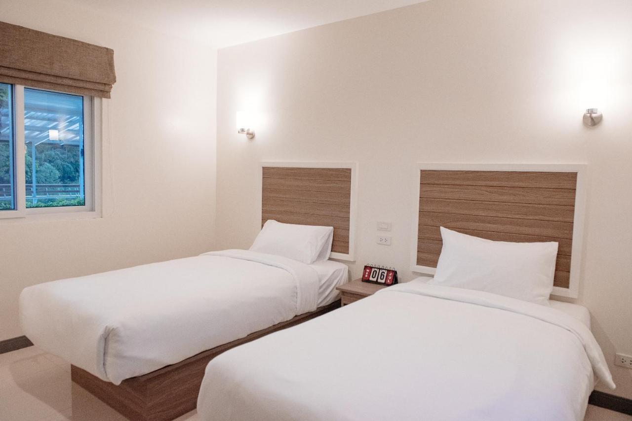 One Chumphon Hotel Ngoại thất bức ảnh