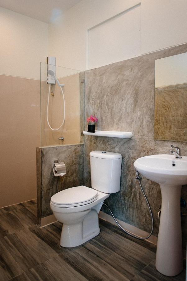 One Chumphon Hotel Ngoại thất bức ảnh